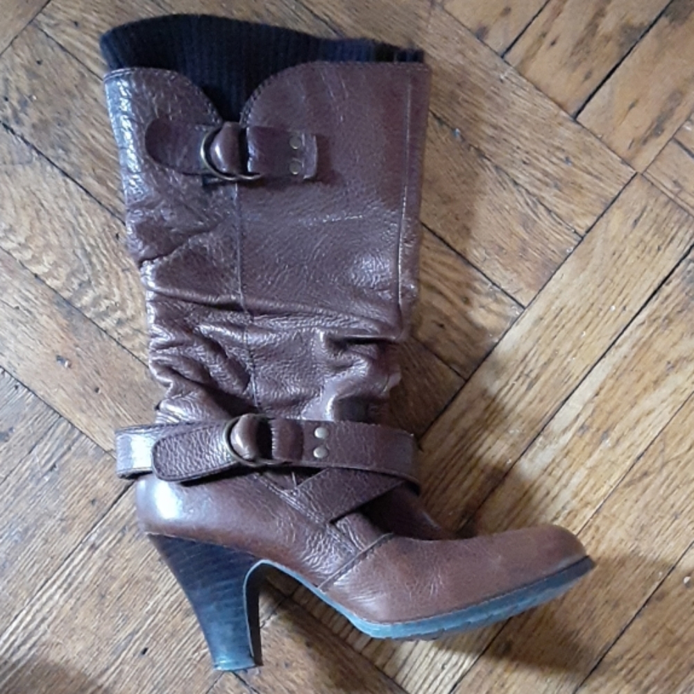 Shoes - Picture 2 of 3